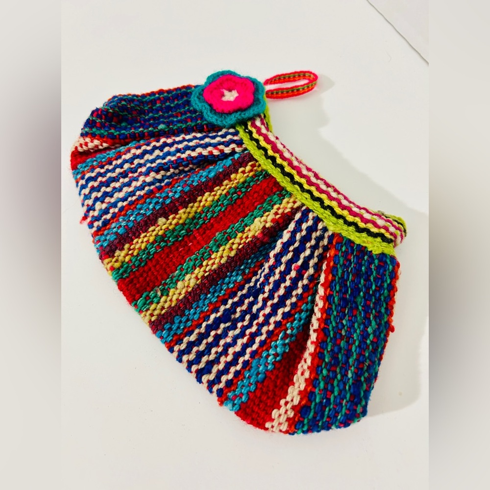 🎨 Colorful Handmade Peruvian Wristlet Clutch – $25